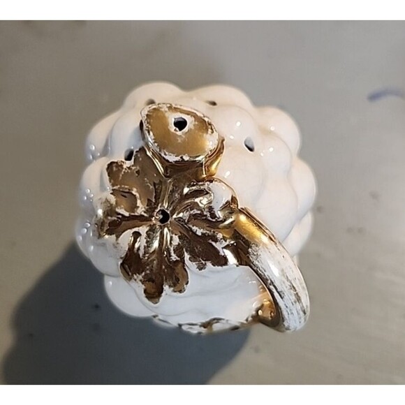 Vintage White Ceramic Grape Salt & Pepper Shakers – Gold Leaf Mid-Century - Picture 2 of 15